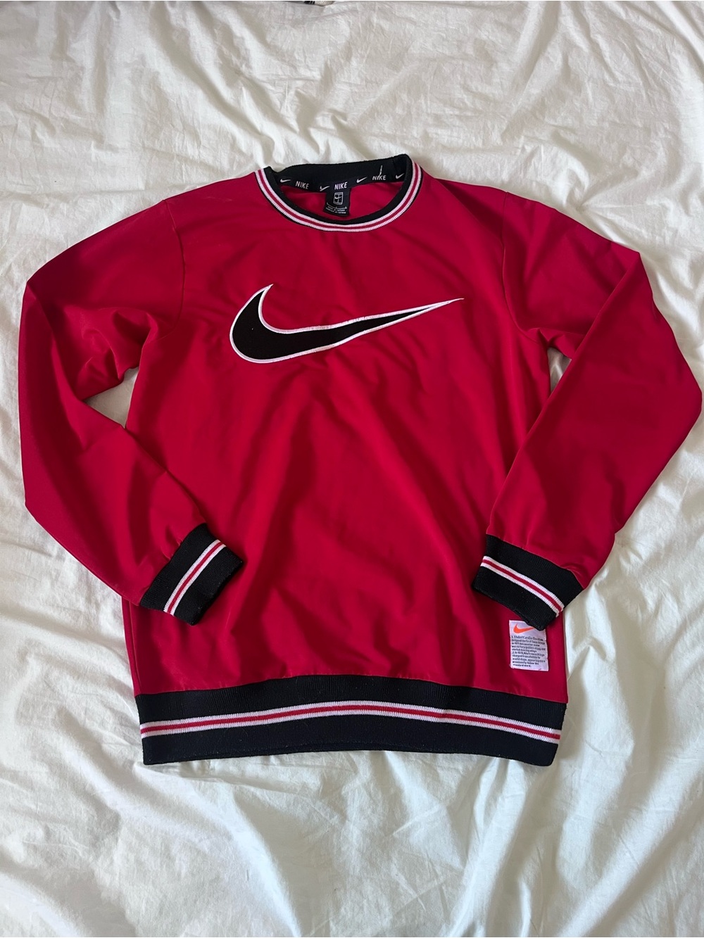 Nike Court Heritage Retro Tennis Swoosh History Crewneck Sweatshirt Red L